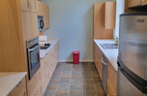 Bowen Island Condo | Relaxing 1 bdr + den rainforest retreat with patio