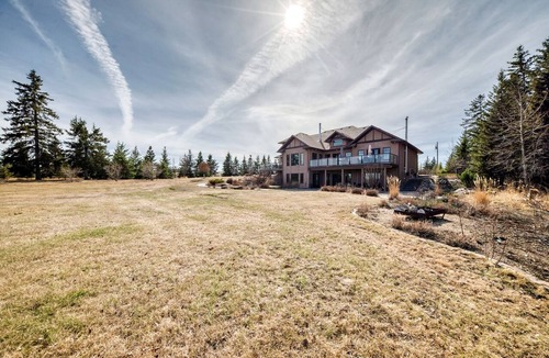 Calgary-Edmonton Corridor House | Relaxing Countryside Retreat Minutes from Red Deer
