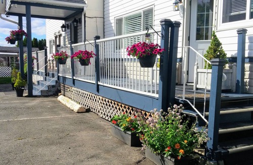 Courtenay Hotel | River Heights Motel