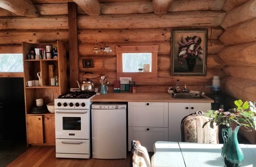 Mara Cottage | Romantic Shuswap Cabin Sauna & Larch Hills Trails