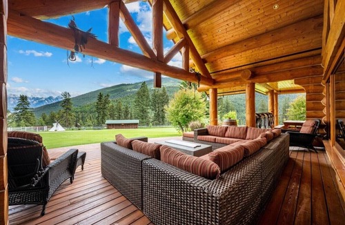 East Kootenay House | Royal Antler Ranch | 1300 Acres | Pool | Theatre