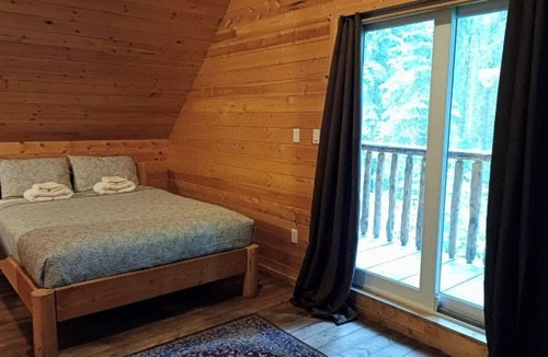 Golden Cabin | Rustic Beaverfoot Lodge Dream Cabin