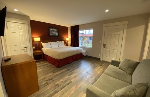 Osoyoos Hotel | Sahara Courtyard Inn