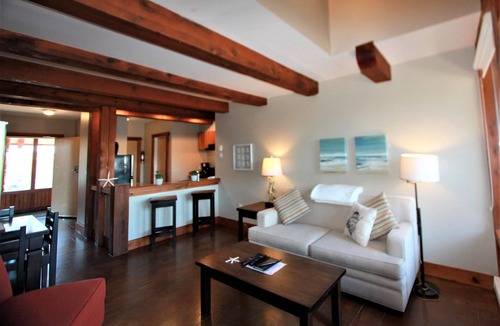 Ucluelet Condo | Seaside