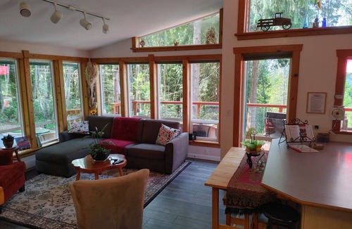 West Sechelt Bed & Breakfast | SeaView Getaway - A new era B.&L.T. (bed and local treats), Retreat.