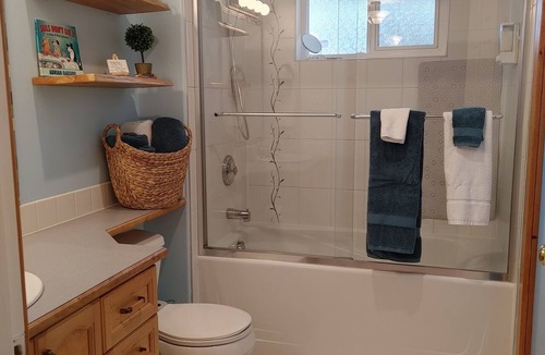 West Sechelt Bed & Breakfast | SeaView Getaway - B.& L.T.,bed and local treats, a new era Retreat.