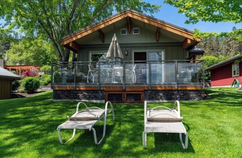Central Okanagan Condo | Serene Lakeside trip with Stunning View - CasaLoma