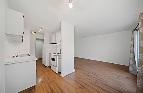 Strathmore Apartment | Short term Rental Welcome Nutrien ,CGC Inc Wheatland Plant, De Havilland.