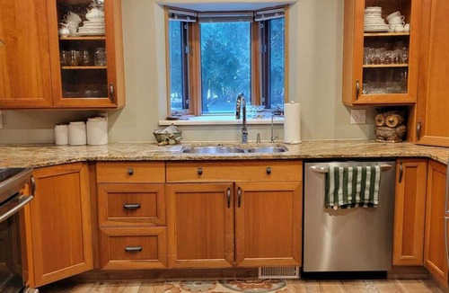 Magna bay House | Shwap it out! Lake life is an excellent setting for creating lasting memories.