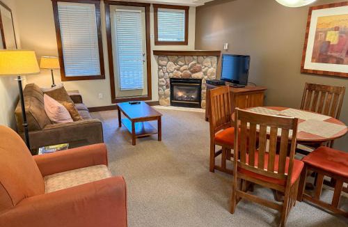 Fernie Apartment | Silver Rock Condos by Fernie Central Reservations