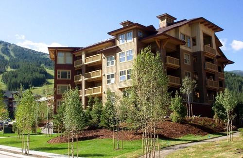 Panorama Condo | Ski In/Out - Renovated 2 Bedroom Condo in Upper Village
