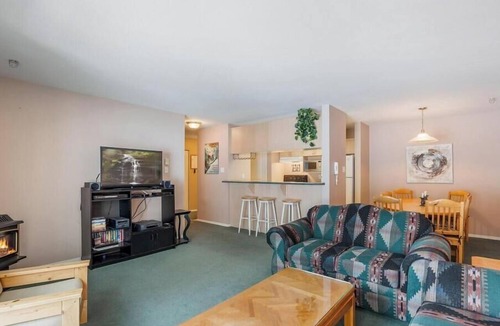 Courtenay Condo | Ski in Ski out condo, steps to the Hawk chairlift.