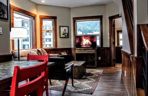 Whistler Village Resort | SKI WHISTLER JANUARY 2025!