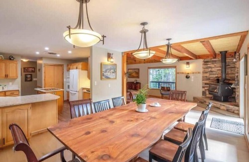 Okanagan-Similkameen House | Skiers Retreat w/Hot Tub!