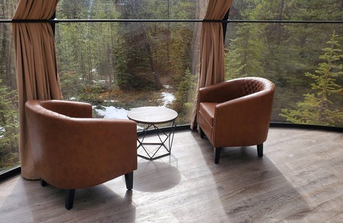 Rock Lake Ski Chalet | Sleep Under the Stars ✨ Private Off-Grid Dome: a Forest Escape & Mountain Views