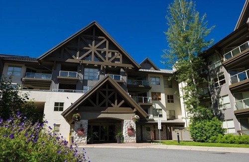 Whistler Condo | Slopeside Ski In/Out, Mountain Views | Pool and Hot Tub in Whistler | WiFi & Calling in NA