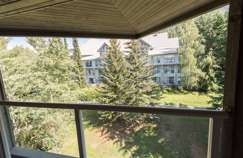 Whistler Condo | Slopeside Ski In/Out, Mountain Views | Pool and Hot Tub @ Whistler | WiFi & Calling in North America