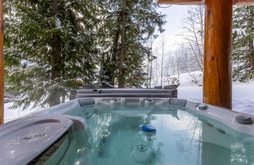 East Kootenay Ski Chalet | Snow Creek Cabin #502 by Fernie Central Reservations