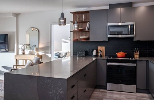 Revelstoke Condo | Snowed Inn - Luxurious 3 Bedroom Condo