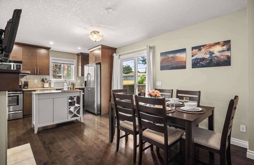 Bridgeland House | Social Haus | 3 Bedroom in Bridgeland | 65 Inch TV