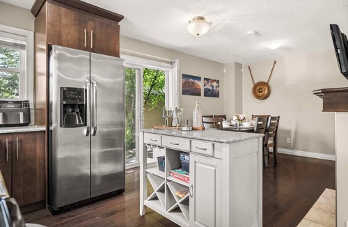 Bridgeland House | Social Haus | 3 Bedroom in Bridgeland | 65 Inch TV