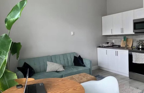 Sooke Apartment | Sooke Broomhill Abode