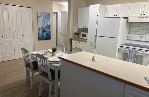 Victoria House | Spacious 2 BR Suite, Family Friendly, near Colwood Waterfront, Royal Roads Univ