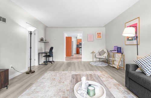 Edmonton Apartment | Spacious 2BR Suite Near University of Alberta, Hospital, Whyte Ave, River Valley