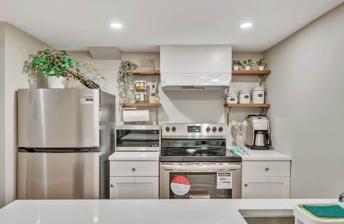 West Edmonton House | Spacious 3-Bedroom Suite, Steps from West Edmonton Mall