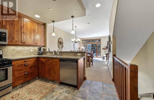 Sun Peaks House | Spacious 3 level townhouse with private garage