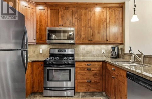 Sun Peaks House | Spacious 3 level townhouse with private garage