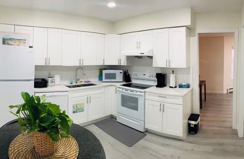 Riley Park House | Spacious 3BR House Near Downtown/Free Parking