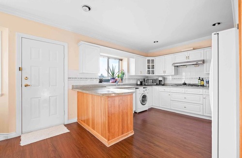 Arbutus Ridge House | Spacious 4BR/4BA Vancouver Retreat | Near Downtown & UBC