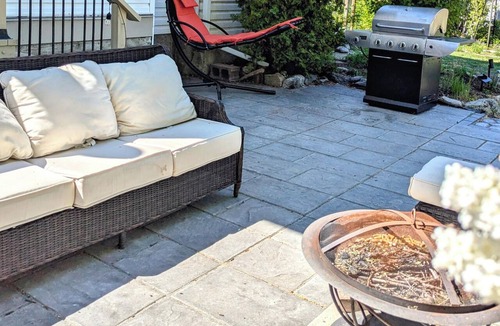 Southeast Calgary House | Spacious 4BR Family Retreat with Huge Park-Like Yard | Shops & Holiday Ready!