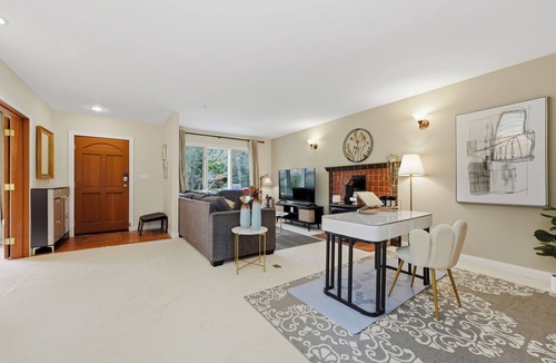 West Point Grey House | Spacious 4BR Home FIFA & Family Near UBC