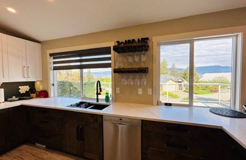 Crawford House | Spacious 5-Bedroom Family Home in Kelowna's Lower Mission, Sleeps 10
