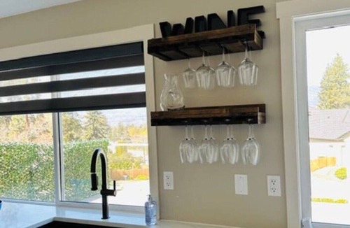 Crawford House | Spacious 5-Bedroom Family Home in Kelowna's Lower Mission, Sleeps 10