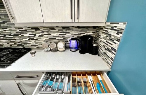 Northwest Edmonton House | Spacious 5BR Home garage parking/sleeps13/Wifi