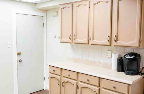 Shaganappi House | Spacious 6BR Home 4 Mins to Downtown