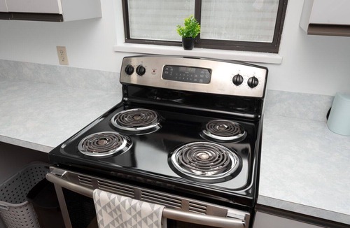 Renfrew-Collingwood House | Spacious and Bright 2 bed 2 bath, Entire Upper Floor