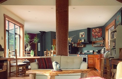 Tofino House | Spacious home in Tofino's best surf and sand neighbourhood
