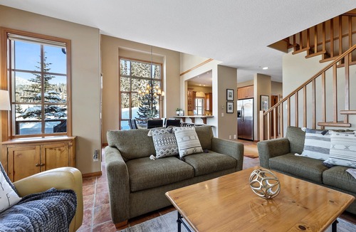 Sun Peaks House | Spacious Townhouse, Stunning Views, Phenomenal Location!