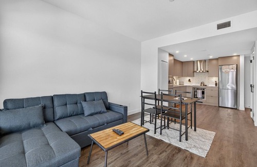 Downtown Kelowna Apartment | Spectacular View, Downtown 1 Bd @ Brooklyn 2111