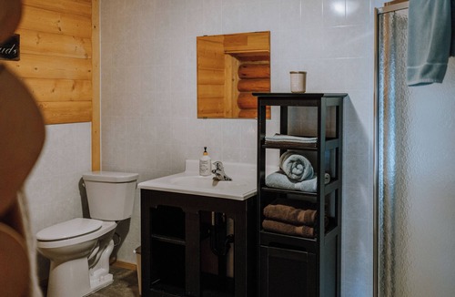 Red Deer River Crossing Cabin | Spruce Cabin: Relax in the Mountains | Sleeps 4