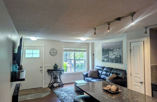McKenzie Towne House | STAMPEDE RETREAT 2 BEDROOM BUNGALOW WITH GARAGE