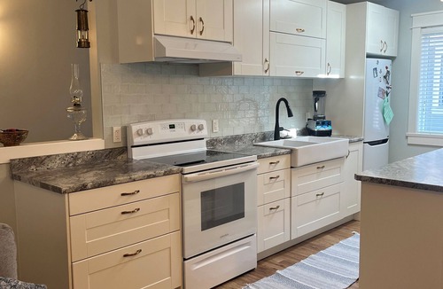 Regional District of Nanaimo Apartment | Steps to the Lake and Hiking Trails. Central Home Base for Island Adventures!