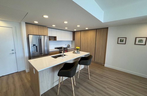 Central Okanagan Condo | Stunning lake view condo in the heart of Okanagan's Westside Wine Trail