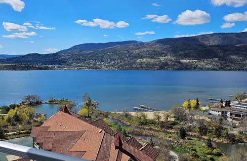 North End Condo | STUNNING LAKEVIEW LUXURY