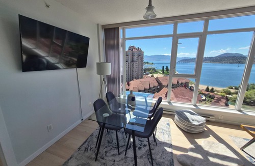 North End Condo | STUNNING LAKEVIEW LUXURY