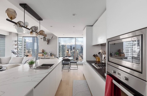 Downtown Vancouver Condo | Stunning luxury 2 bed 3 bath in Yaletown with panoramic views. (World Cup)